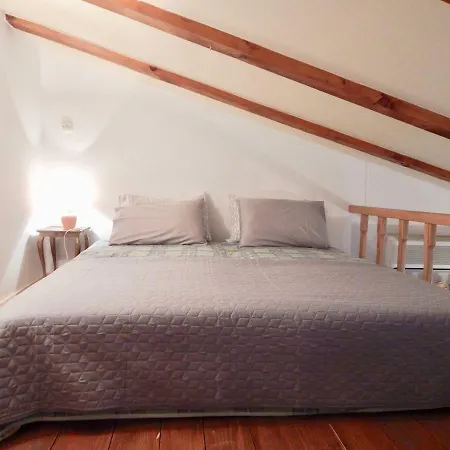Holiday House With Spacious Backyard And Grill / Pet Friendly بيت للعطل