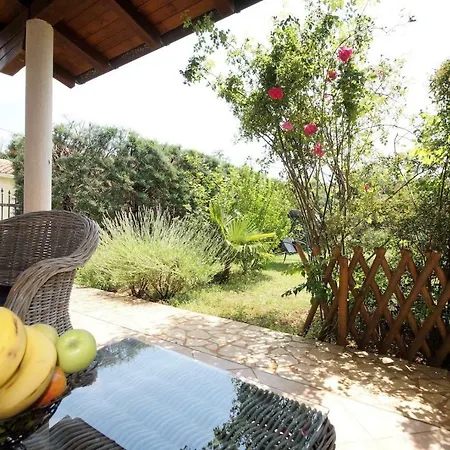Holiday House With Spacious Backyard And Grill / Pet Friendly 펜션